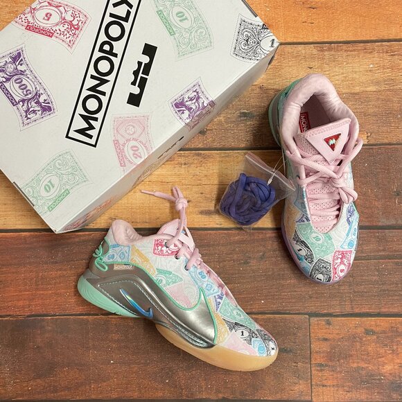 Nike Men's Nike x Monopoly Lebron XXII QS "Currency" Basketball Shoes
